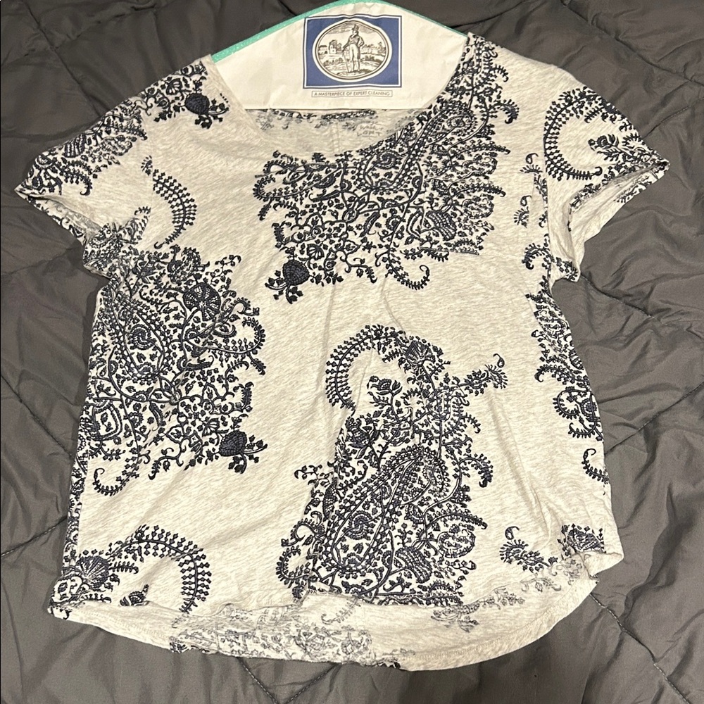 LOFT Gray and Navy Patterned Short Sleeve Top